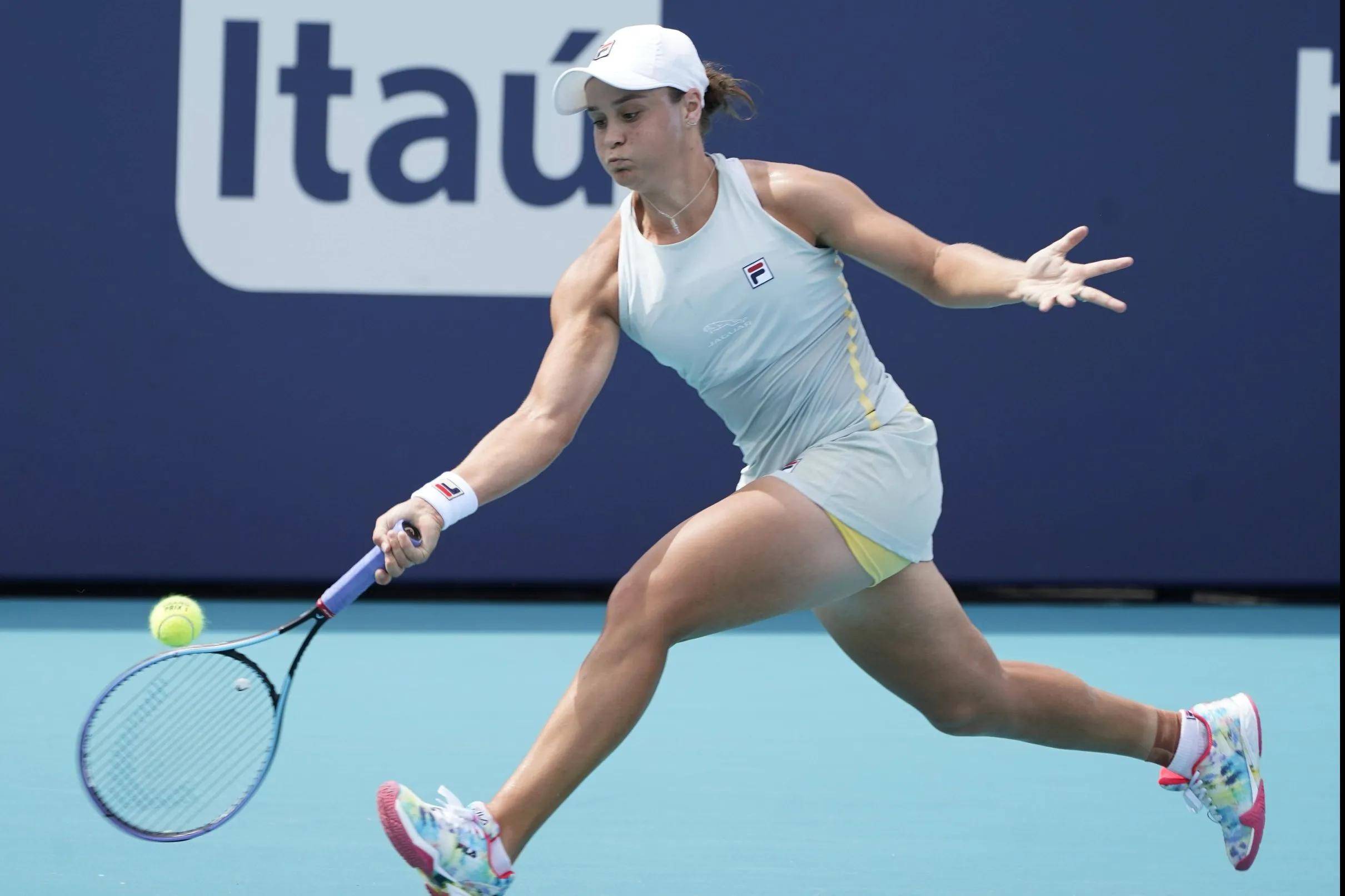 阿扎伦卡新星领先优势明显表现突出，瑞士队前途光明！气势如虹延续(阿米卡星别名叫什么)